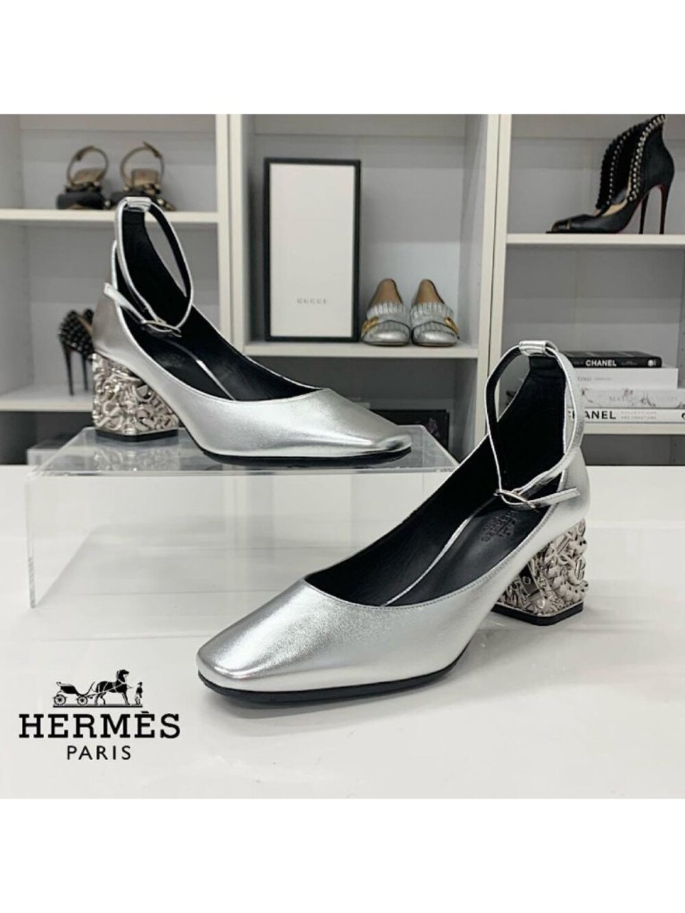 Hermes Girly Chaine D'ancre Leather Strap Metal Heels Pumps